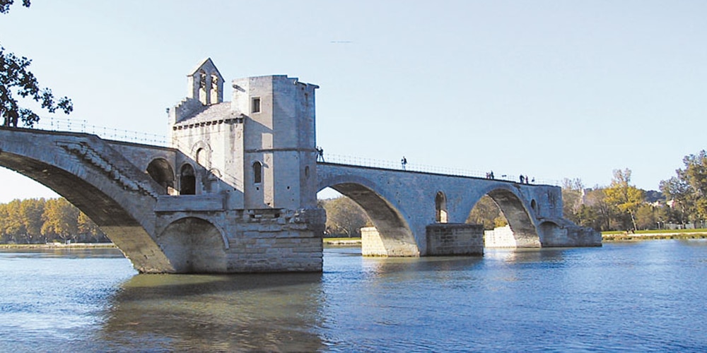 pont-avignon douce france